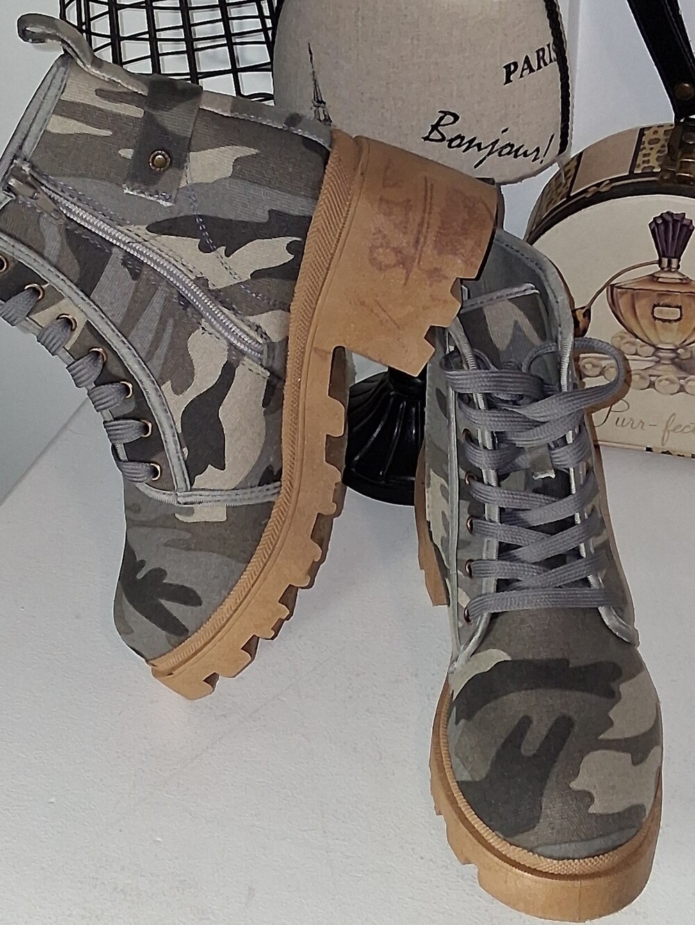 Sugar Women's Camouflage Lace-Up Combat Boots Sz 9M NWOB Flawed